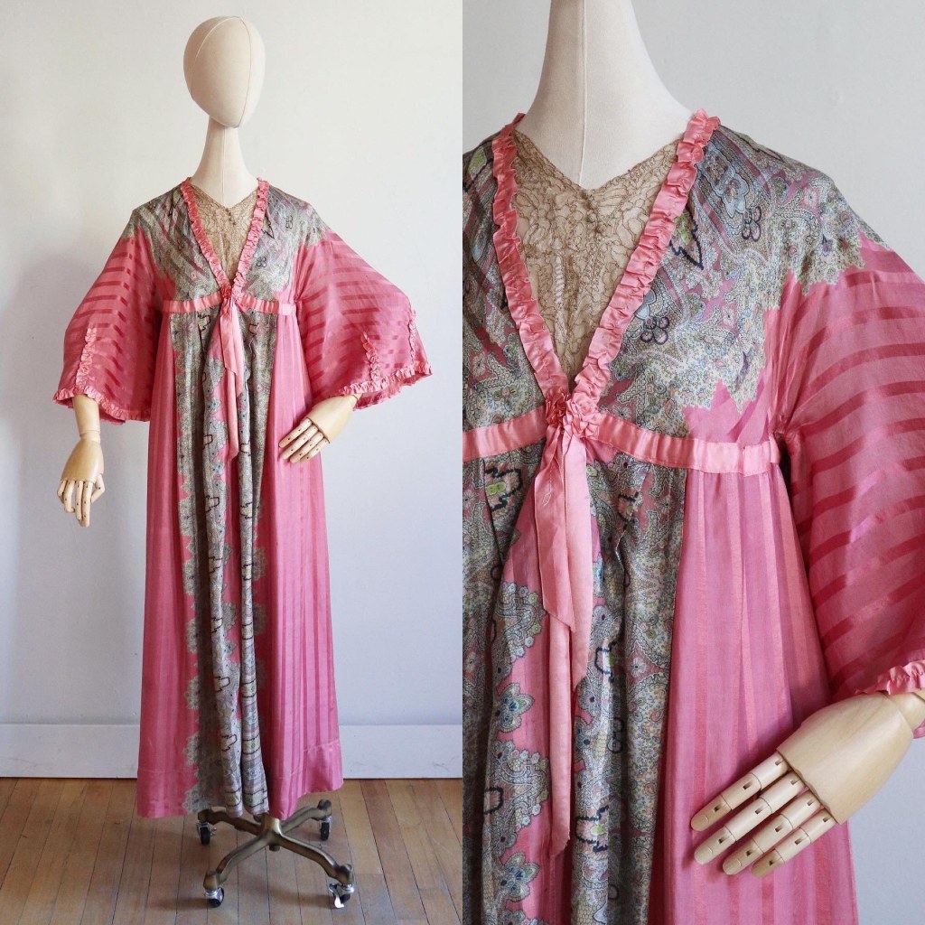 Picture of: RARE antique s Medium silk paisley dressing gown with – Etsy